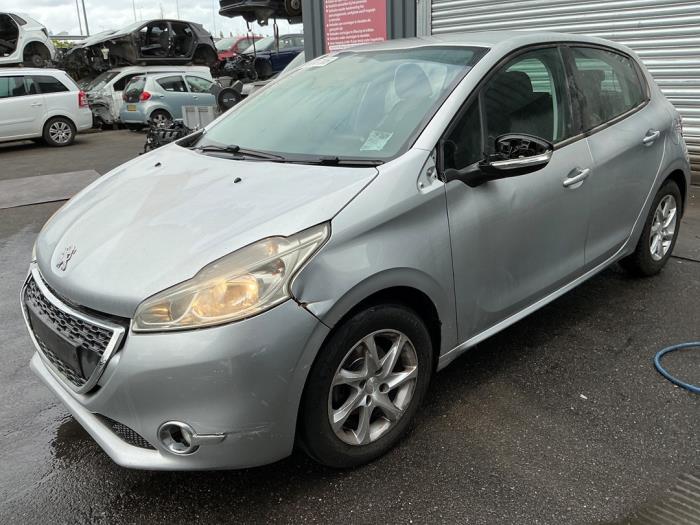 Peugeot 208 I 1.2 Vti 12V PureTech 82 Sloopvoertuig (2014, Zilvergrijs)