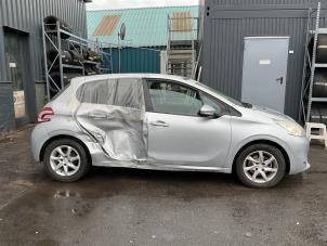 Peugeot 208 I 1.2 Vti 12V PureTech 82 Sloopvoertuig (2014, Zilvergrijs)