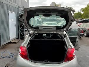 Peugeot 208 I 1.2 Vti 12V PureTech 82 Sloopvoertuig (2014, Zilvergrijs)