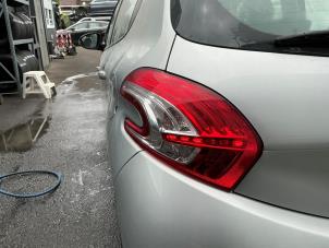 Peugeot 208 I 1.2 Vti 12V PureTech 82 Sloopvoertuig (2014, Zilvergrijs)