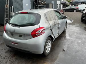 Peugeot 208 I 1.2 Vti 12V PureTech 82 Sloopvoertuig (2014, Zilvergrijs)