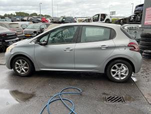 Peugeot 208 I 1.2 Vti 12V PureTech 82 Sloopvoertuig (2014, Zilvergrijs)