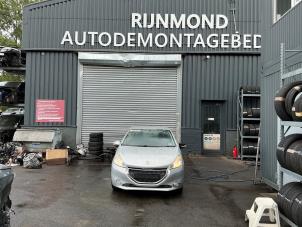 Peugeot 208 I 1.2 Vti 12V PureTech 82 Sloopvoertuig (2014, Zilvergrijs)