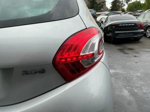 Peugeot 208 I 1.2 Vti 12V PureTech 82 Sloopvoertuig (2014, Zilvergrijs)