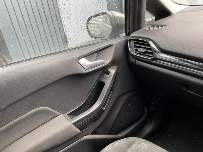 Ford Fiesta 7 1.1 Ti-VCT 12V 75 Sloopvoertuig (2020, Donker, Zwart)