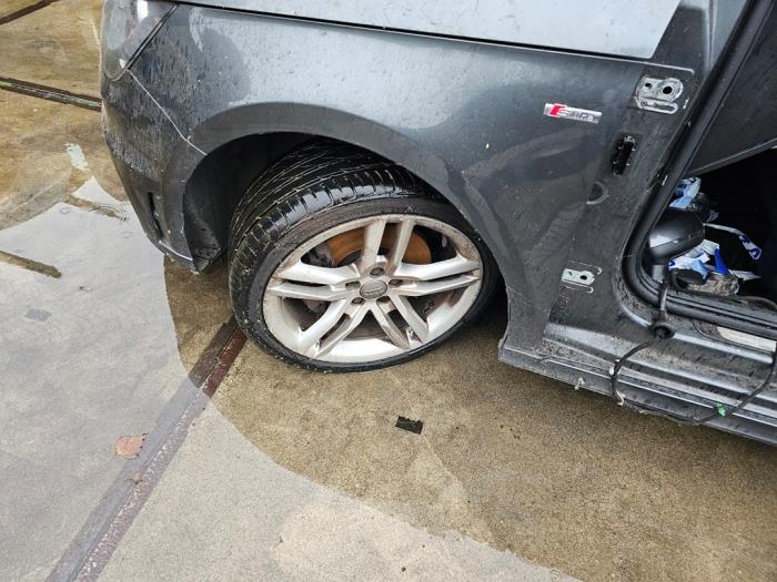 Audi A1 1.4 TFSI 16V 122 Sloopvoertuig (2012, Grijs)