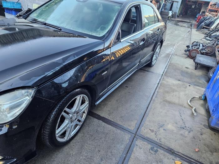 Mercedes E E-250 CDI 16V BlueEfficiency,BlueTec Sloopvoertuig (2013, Donker, Muisgrijs)
