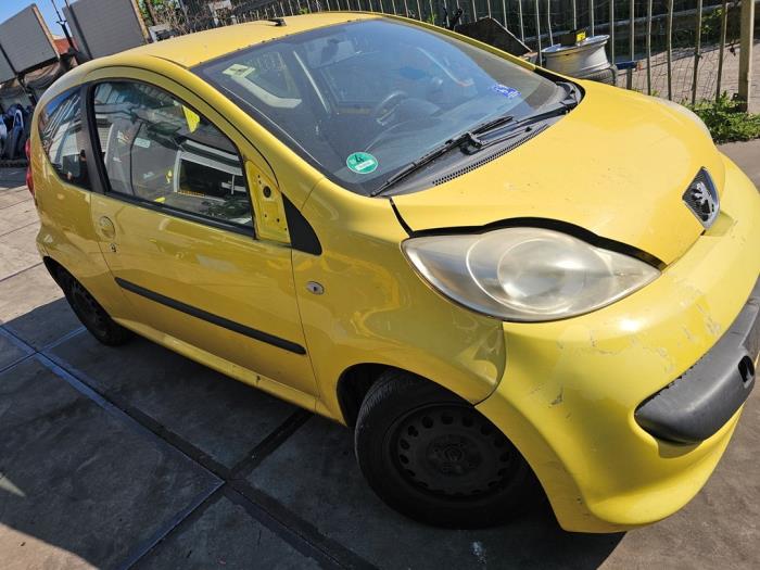 Peugeot 107 1.0 12V Sloopvoertuig (2006, Geel, Aluminium)