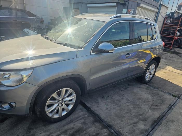 Volkswagen Tiguan 1.4 TSI 16V 4Motion Sloopvoertuig (2009, Grijs)