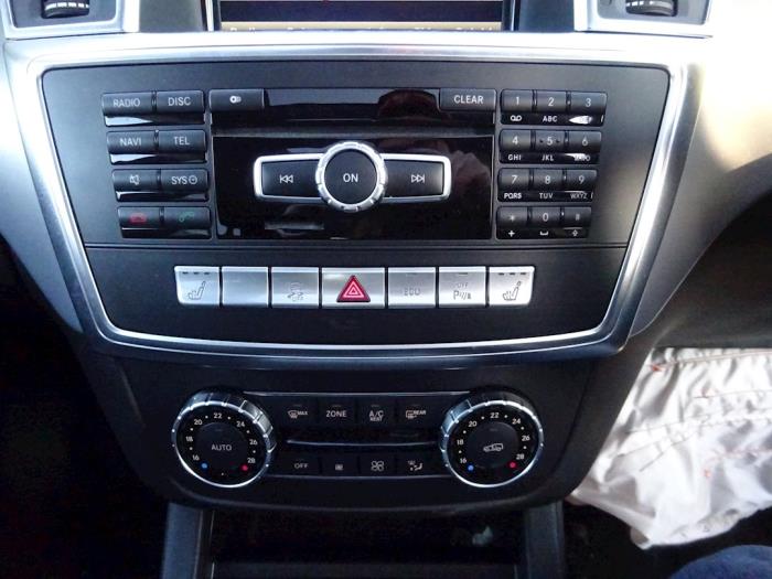 Mercedes ML III 3.0 ML-350 BlueTEC V6 24V 4-Matic Sloopvoertuig (2014, Zwart)