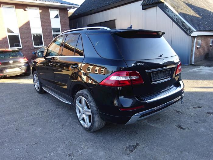 Mercedes ML III 3.0 ML-350 BlueTEC V6 24V 4-Matic Sloopvoertuig (2014, Zwart)