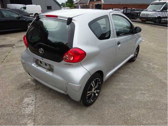 Toyota Aygo 1.0 12V VVT-i Sloopvoertuig (2008, Grijs)