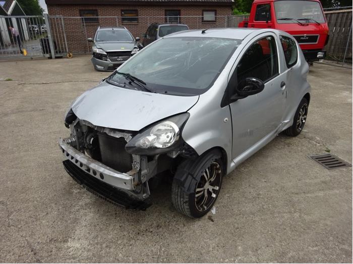 Toyota Aygo 1.0 12V VVT-i Sloopvoertuig (2008, Grijs)