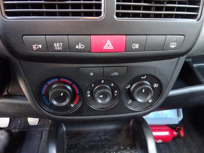 Opel Combo Tour 1.6 CDTI 16V ecoFlex Sloopvoertuig (2013, Grijs)