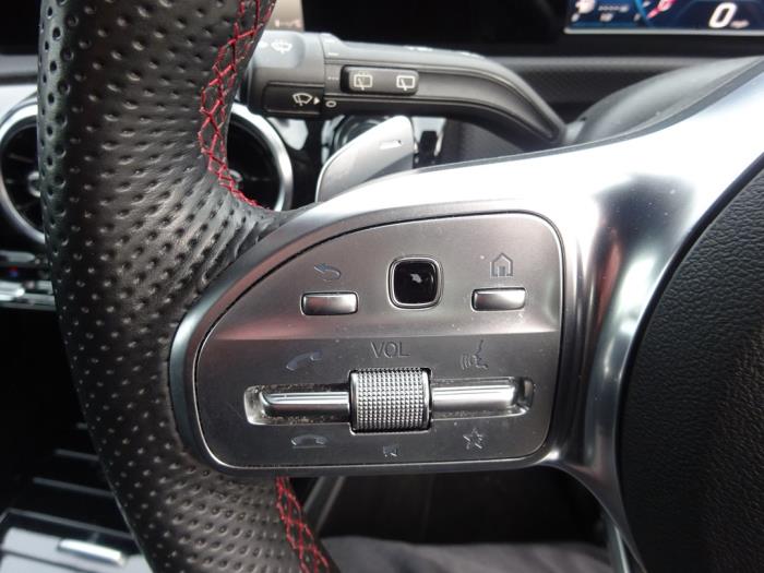 Mercedes A 1.3 A-180 Turbo 16V Sloopvoertuig (2019, Zwart)