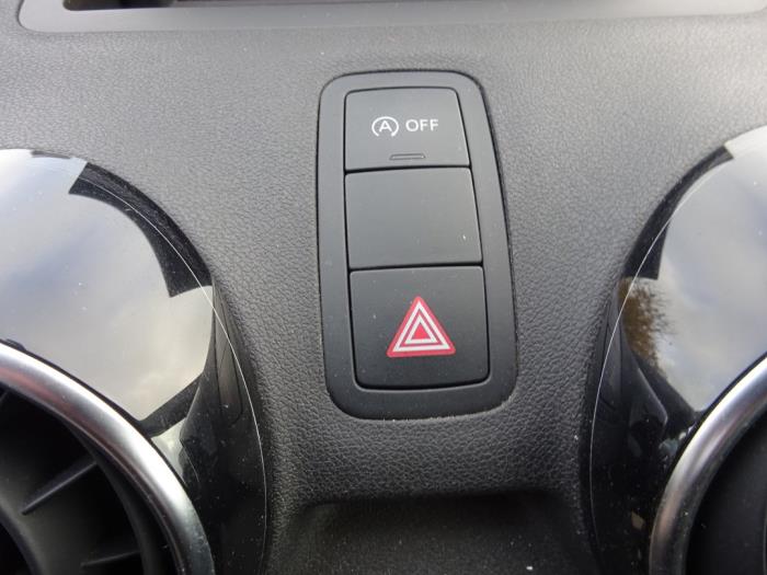 Audi A1 1.6 TDI 16V Sloopvoertuig (2011, Grijs)