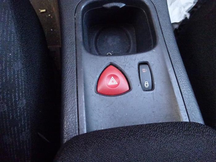 Renault Laguna II 1.6 16V Sloopvoertuig (2005, Rood)