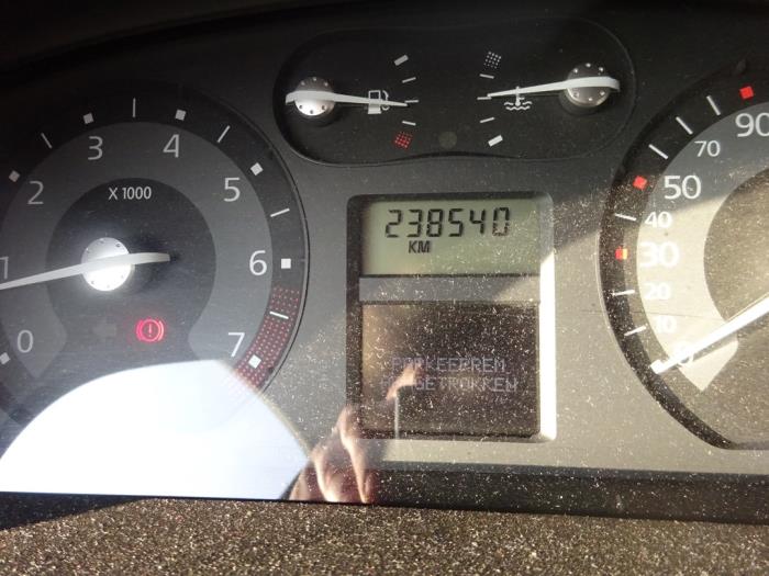 Renault Laguna II 1.6 16V Sloopvoertuig (2005, Rood)