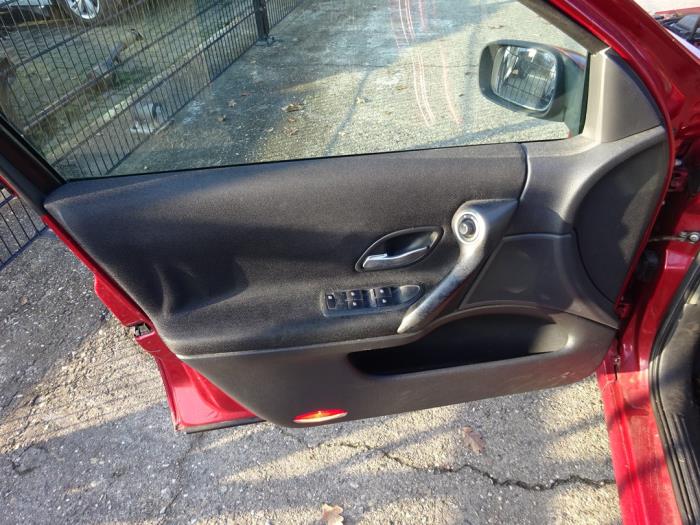 Renault Laguna II 1.6 16V Sloopvoertuig (2005, Rood)