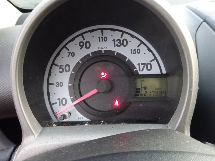 Toyota Aygo 1.0 12V VVT-i Sloopvoertuig (2006, Rood)