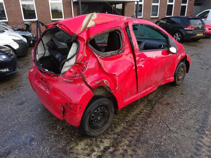 Toyota Aygo 1.0 12V VVT-i Sloopvoertuig (2006, Rood)