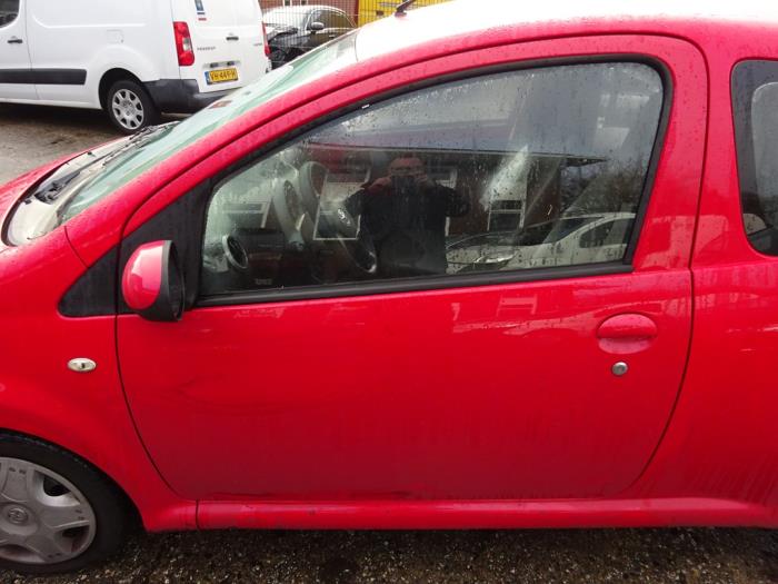 Toyota Aygo 1.0 12V VVT-i Sloopvoertuig (2006, Rood)