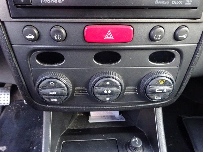 Alfa Romeo 147 1.6 HP Twin Spark 16V Sloopvoertuig (2007, Rood)