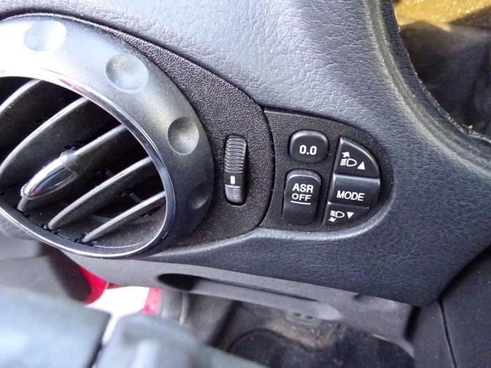 Alfa Romeo 147 1.6 HP Twin Spark 16V Sloopvoertuig (2007, Rood)