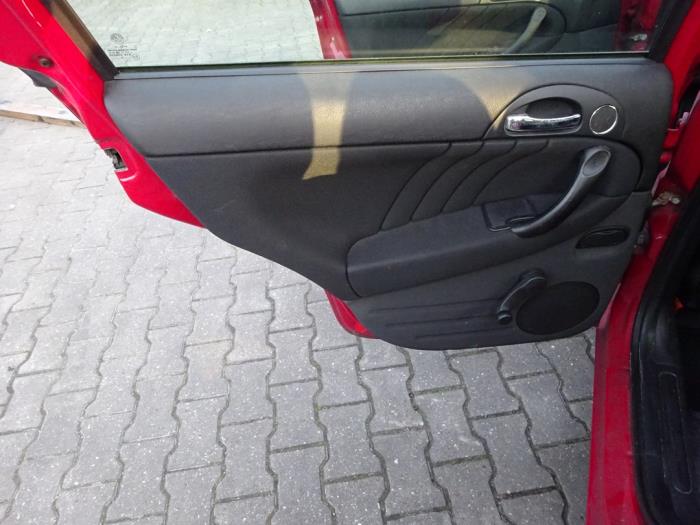 Alfa Romeo 147 1.6 HP Twin Spark 16V Sloopvoertuig (2007, Rood)