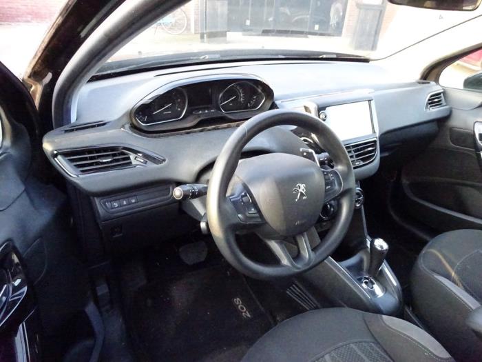 Peugeot 208 I 1.4 HDi Sloopvoertuig (2013, Zwart)