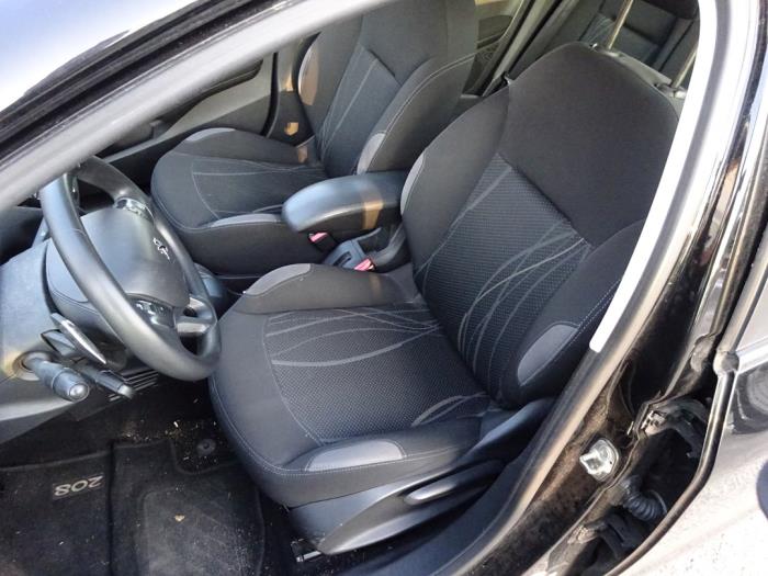 Peugeot 208 I 1.4 HDi Sloopvoertuig (2013, Zwart)