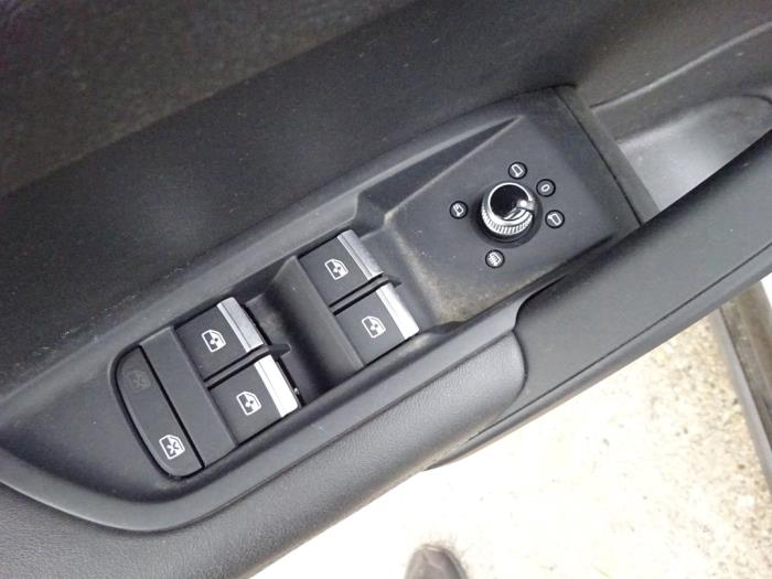 Audi Q5 2.0 40 TDI Mild Hybrid Quattro 16V Sloopvoertuig (2021, Zwart)