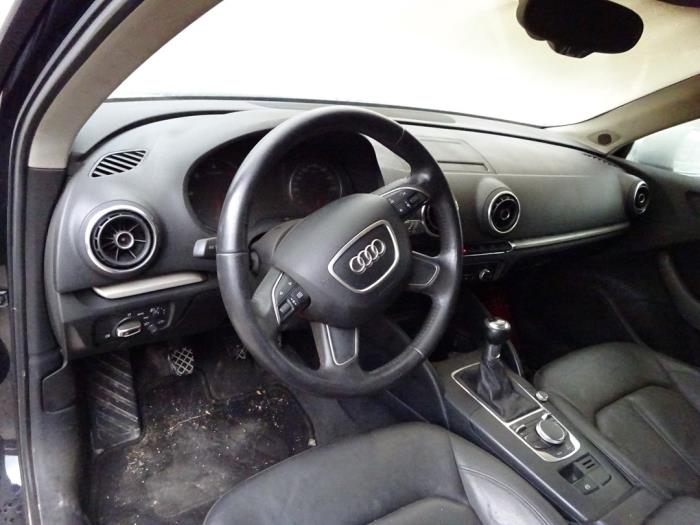 Audi A3 Sportback 1.6 TDI 16V Sloopvoertuig (2013, Zwart)