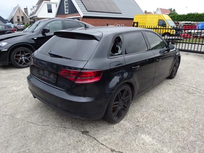 Audi A3 Sportback 1.6 TDI 16V Sloopvoertuig (2013, Zwart)