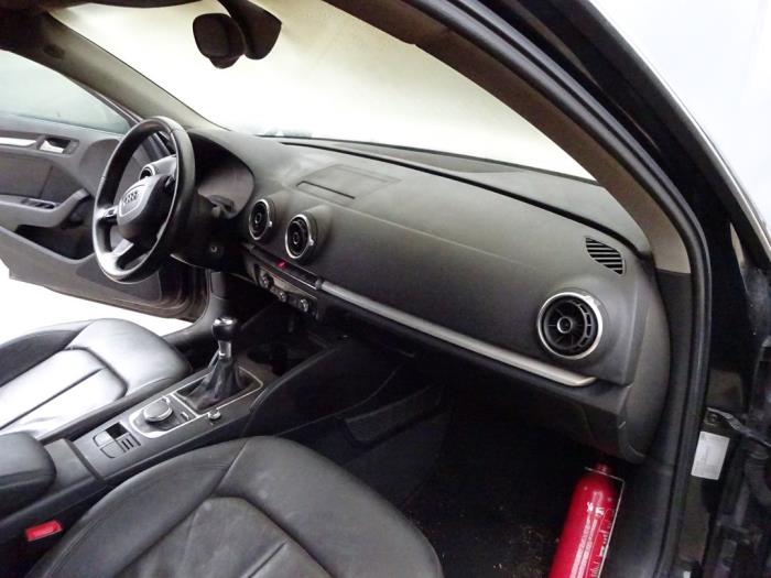 Audi A3 Sportback 1.6 TDI 16V Sloopvoertuig (2013, Zwart)