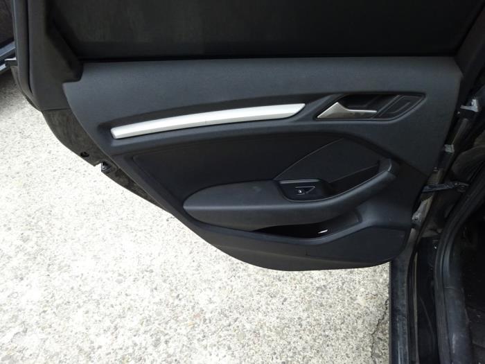 Audi A3 Sportback 1.6 TDI 16V Sloopvoertuig (2013, Zwart)