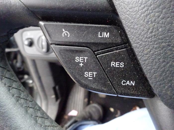 Ford Kuga II 1.5 EcoBoost 16V 120 Sloopvoertuig (2018, Grijs)