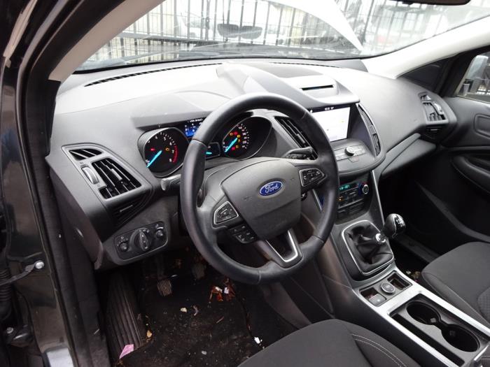 Ford Kuga II 1.5 EcoBoost 16V 120 Sloopvoertuig (2018, Grijs)