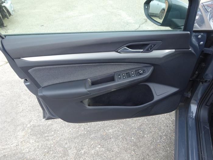 Volkswagen Golf VIII 1.5 TSI 16V Sloopvoertuig (2023, Grijs)