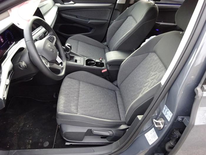 Volkswagen Golf VIII 1.5 TSI 16V Sloopvoertuig (2023, Grijs)