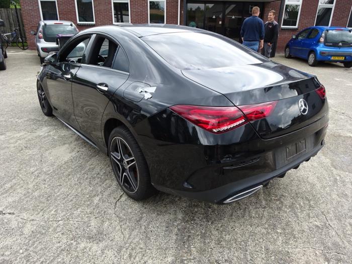 Mercedes CLA 1.3 CLA-180 Turbo 16V Sloopvoertuig (2020, Zwart)