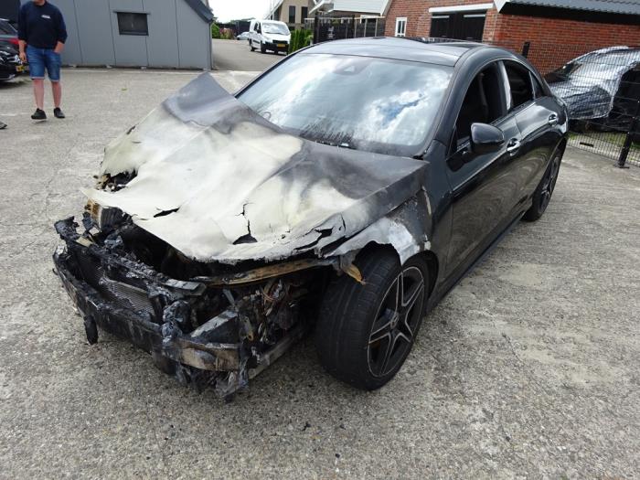 Mercedes CLA 1.3 CLA-180 Turbo 16V Sloopvoertuig (2020, Zwart)