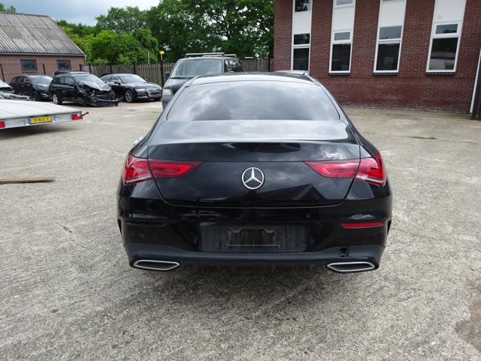 Mercedes CLA 1.3 CLA-180 Turbo 16V Sloopvoertuig (2020, Zwart)