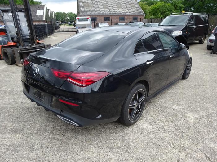 Mercedes CLA 1.3 CLA-180 Turbo 16V Sloopvoertuig (2020, Zwart)