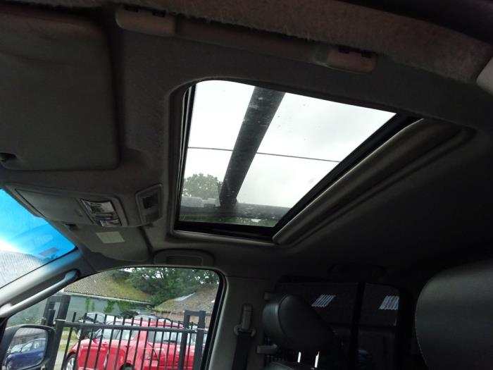 Nissan Navara 3.0 dCi V6 24V DPF 4x4 Sloopvoertuig (2010, Grijs)