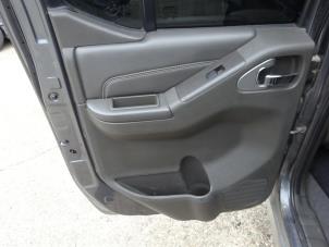 Nissan Navara 3.0 dCi V6 24V DPF 4x4 Sloopvoertuig (2010, Grijs)