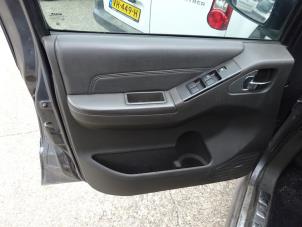 Nissan Navara 3.0 dCi V6 24V DPF 4x4 Sloopvoertuig (2010, Grijs)