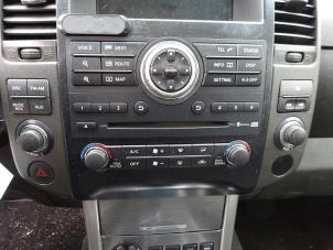 Nissan Navara 3.0 dCi V6 24V DPF 4x4 Sloopvoertuig (2010, Grijs)