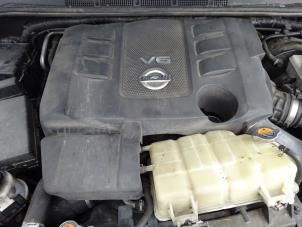 Nissan Navara 3.0 dCi V6 24V DPF 4x4 Sloopvoertuig (2010, Grijs)