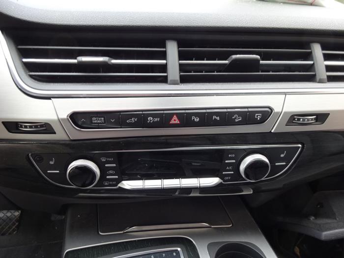 Audi Q7 3.0 TDI V6 24V e-tron plug-in hybrid Sloopvoertuig (2017, Grijs)